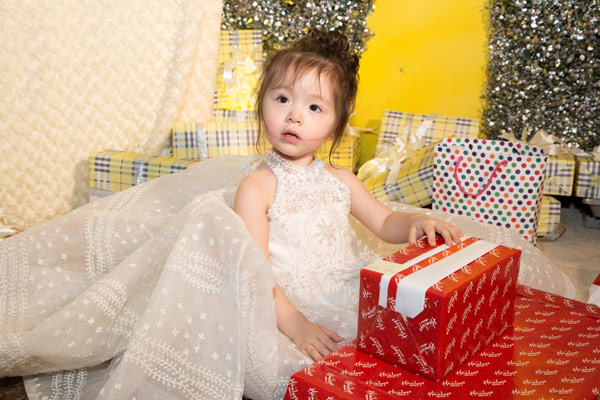 Elly Trần tổ chức sinh nhật sớm cho con gái yêu - 8