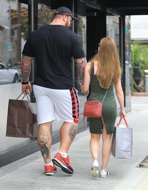 “Thần thor” & bạn gái: Cặp đôi đũa lệch tuyệt trần - 3