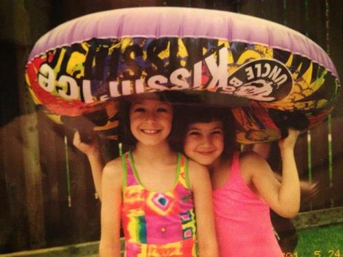 Những điều chưa biết về nữ ca sĩ vừa bị bắn chết - 1