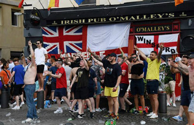 Từ nỗi ám ảnh khủng bố đến nạn hooligan - 2