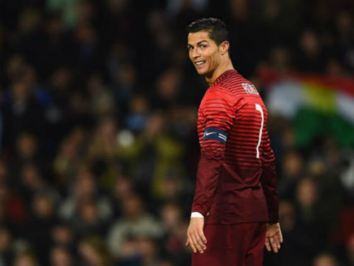 SAO EURO 2016: Ronaldo như con công đỏm dáng - 1
