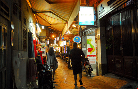 Sóng ngầm đêm phố Tây - 1