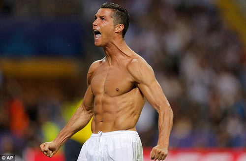 Euro 2016: Ronaldo bị gọi là diễn viên đại tài - 1