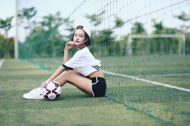 Cô nàng&nbsp;theo dõi tất cả những giải đấu mà đội bóng này tham gia và sẵn sàng thức đến 2 giờ sáng để xem và cổ vũ cho các cầu thủ Đức.&nbsp;