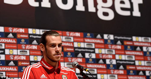 Bale chê tuyển thủ Anh không thể đá cho xứ Wales - 1