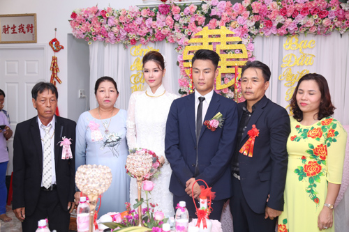 Hinh anh le an hoi Mac Hong Quan Ky Han