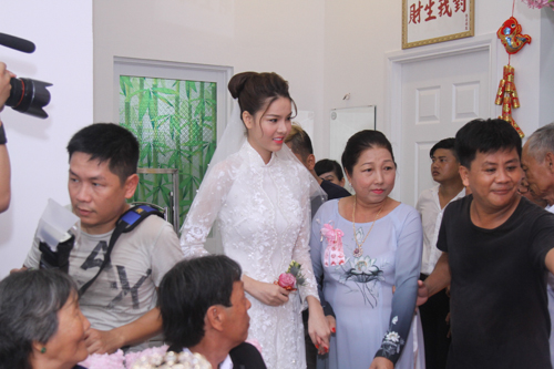 Hinh anh le an hoi Mac Hong Quan Ky Han