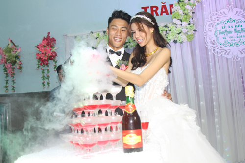 Anh cuoi Mac Hong Quan Ky Han