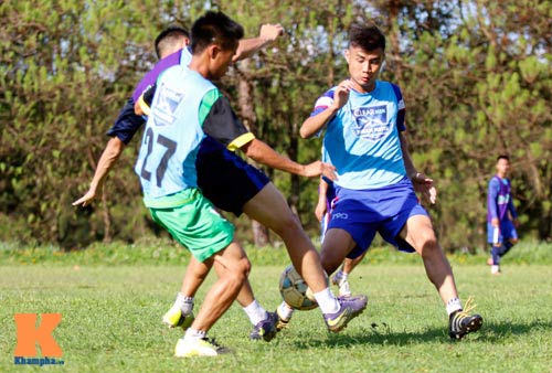 Hồi hộp chờ tân binh thử việc ở đội bóng bầu Đức - 4