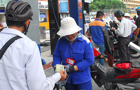 Người mua xăng thiệt vì thuế bất hợp lý? - 1