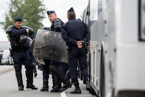 Bóng đá Nga “xuất khẩu” thế hệ hooligan mới? - 1