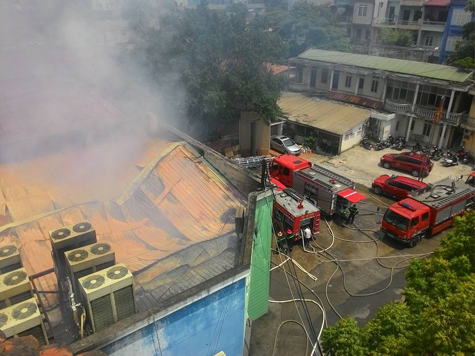 Hà Nội: Cháy lớn tại xưởng gỗ trên đường Trường Chinh - 6