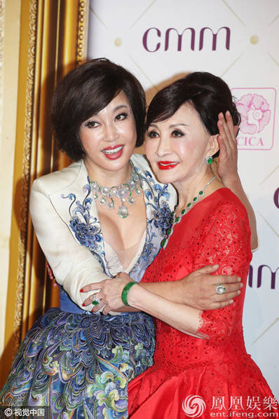 Lưu Hiểu Khánh ăn mặc quá táo bạo ở tuổi 65 - 5