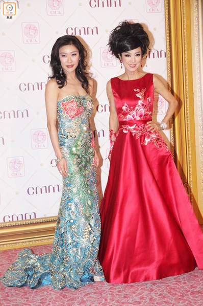 Lưu Hiểu Khánh ăn mặc quá táo bạo ở tuổi 65 - 6