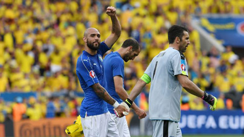 ĐT Ý giành vé sớm, HLV Conte mỉa mai truyền thông - 1