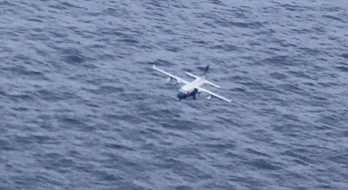 Thêm hình ảnh về CASA-212 trước khi lao xuống biển - 1