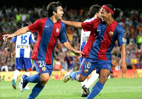 “Ronaldinho tài năng thiên bẩm hơn Messi & Ronaldo” - 1