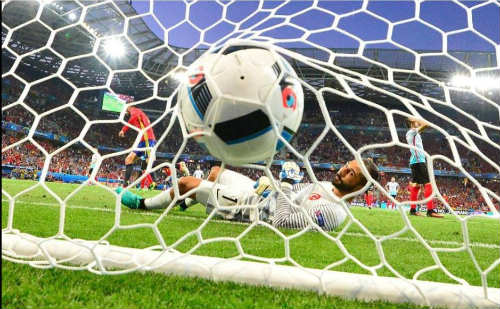 Ảnh đẹp Euro 18/6: Ý, Tây Ban Nha mở hội trên đất Pháp - 15