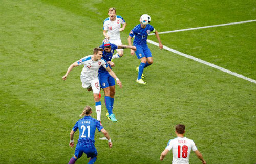 Ảnh đẹp Euro 18/6: Ý, Tây Ban Nha mở hội trên đất Pháp - 8