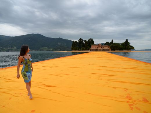 Tuyệt tác giúp con người đi bộ trên mặt nước ở Ý - 2