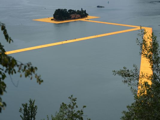 Tuyệt tác giúp con người đi bộ trên mặt nước ở Ý - 5