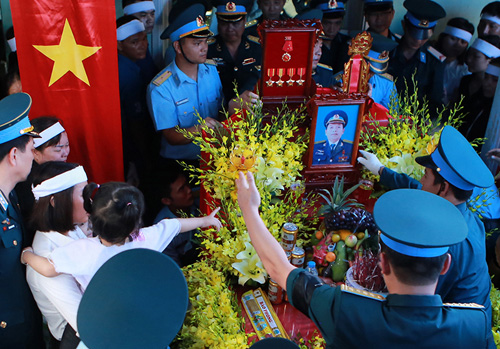 Nghẹn ngào đám tang nơi quê nhà Đại tá Trần Quang Khải - 14
