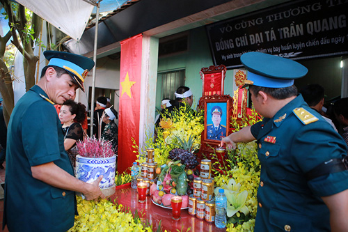 Nghẹn ngào đám tang nơi quê nhà Đại tá Trần Quang Khải - 15