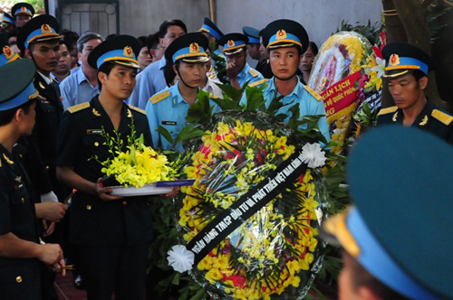 Trao quyết định đặc cách viên chức cho vợ Đại tá Khải - 5