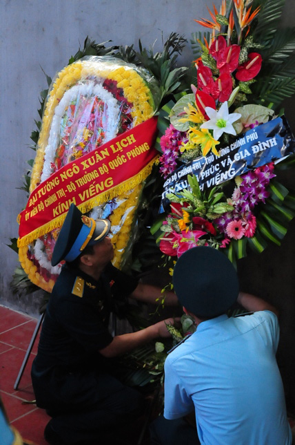 Trao quyết định đặc cách viên chức cho vợ Đại tá Khải - 8