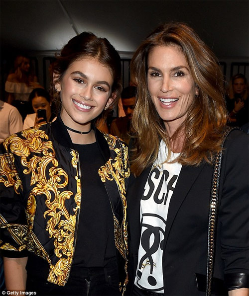 Con gái Cindy Crawford khoe chân siêu dài ở tuổi 14 - 3