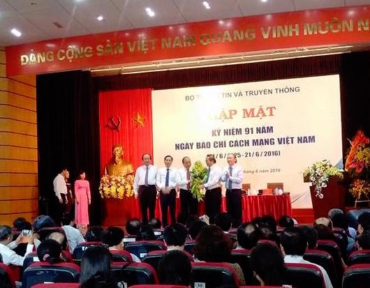 Nhờ báo chí, Thủ tướng phát hiện và chỉ đạo quyết liệt vụ cá chết - 2