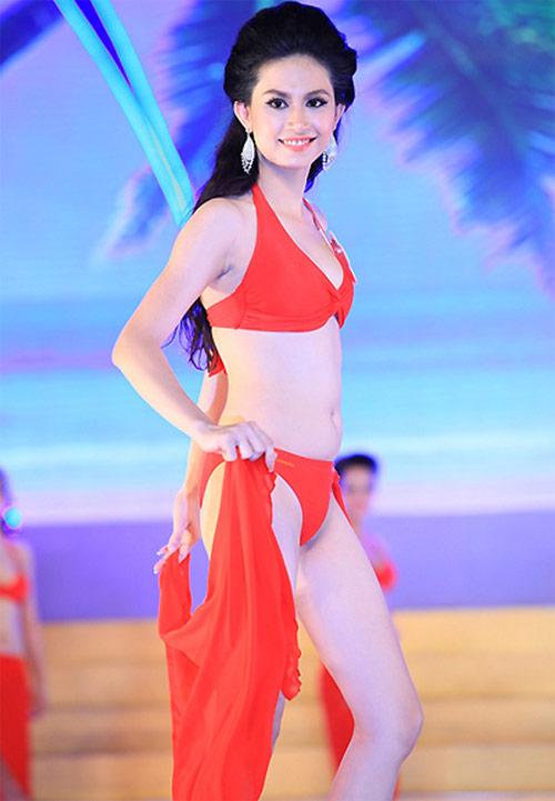 Hoa hau Thu Vu noi tieng Anh