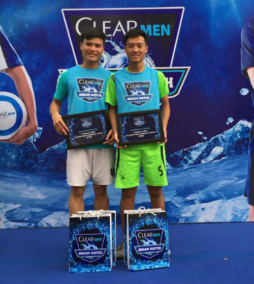 Nóng lòng so tài cùng sao MU Dwight Yorke và Ronny Johnsen - 2