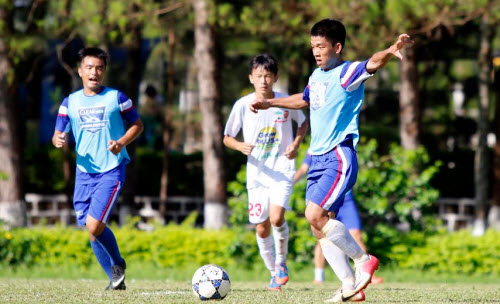 Nóng lòng so tài cùng sao MU Dwight Yorke và Ronny Johnsen - 2