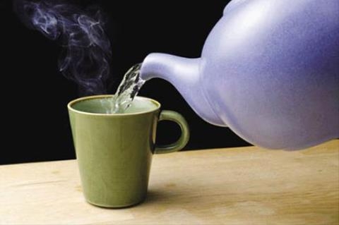 Uống nước nóng có thể gây ung thư thực quản - 1