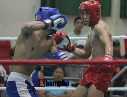 Em trai Duy Nhất vô địch kịch tính trên sàn kickboxing - 2