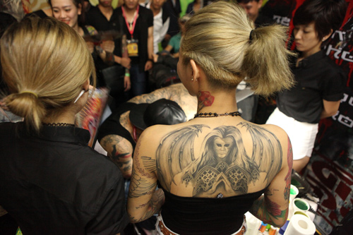 Soóc ngắn sexy ngập tràn lễ hội xăm mình ở Hà Nội - 4