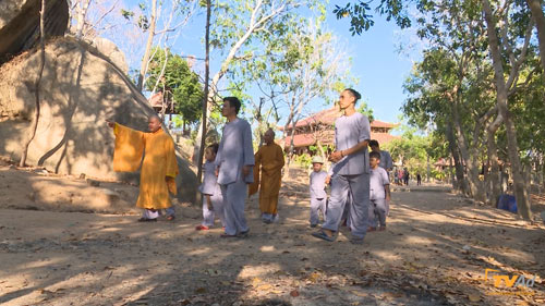 Các bé òa khóc vì bị khỉ tấn công trong "Bố ơi mình đi đâu thế" - 3