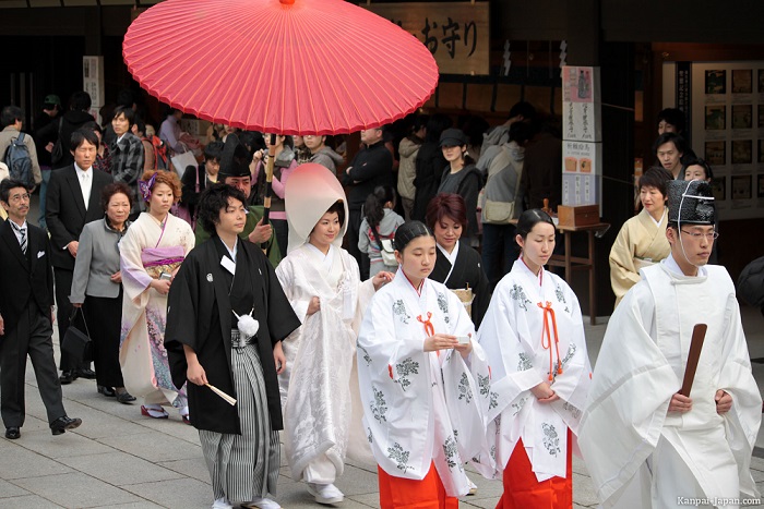 Đàn ông Nhật lười kết hôn vì... kiếm không đủ tiền cho vợ - 1