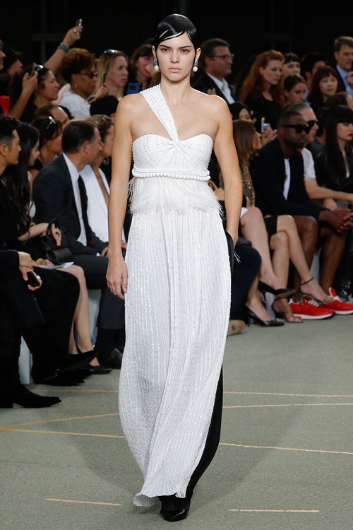 Huỳnh Hiểu Minh và Angela Baby tình tứ ở show Givenchy - 4