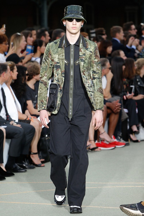 Huỳnh Hiểu Minh và Angela Baby tình tứ ở show Givenchy - 1