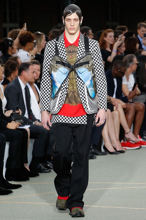 Huỳnh Hiểu Minh và Angela Baby tình tứ ở show Givenchy - 3