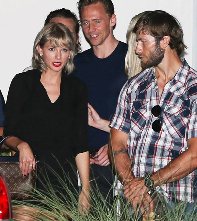 Taylor Swift và Tom Hiddleston ra mắt cha mẹ hai bên - 1