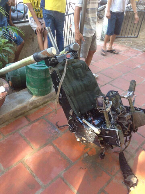 Ngư dân tìm thấy chiếc ghế của phi công Trần Quang Khải - 2