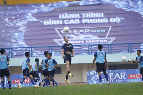 Trận cầu đỉnh cao phong độ: Đội Dwight Yorke thua đội Ronny Johnsen - 3