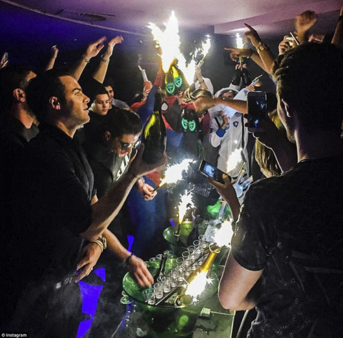 Choáng với sự chịu chơi của con nhà giàu trên Instagram - 2