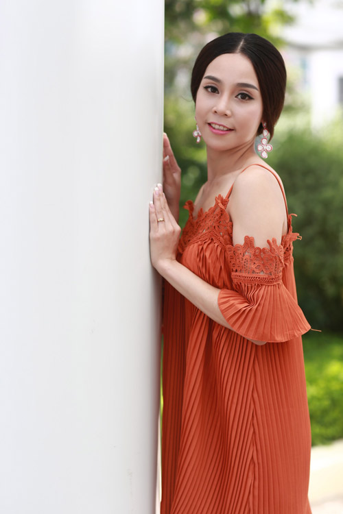 'Phép màu sắc đẹp': Mẹ một con hàm hô hóa ‘công chúa’ - 8