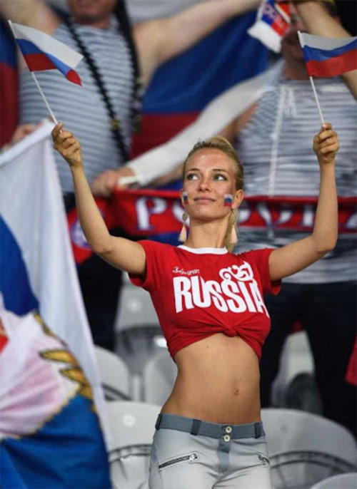 Nhan sắc của các fan nữ "hot" nhất vòng loại Euro 2016 - 14