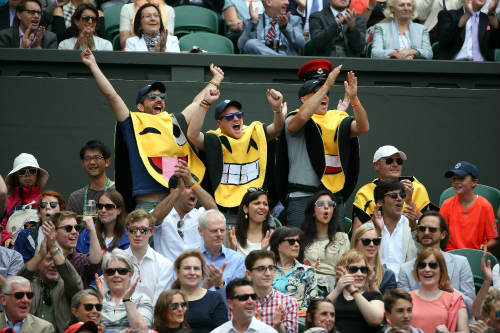 Wimbledon ngày 1: Hoa khôi Ivanovic "ngã ngựa" - 4