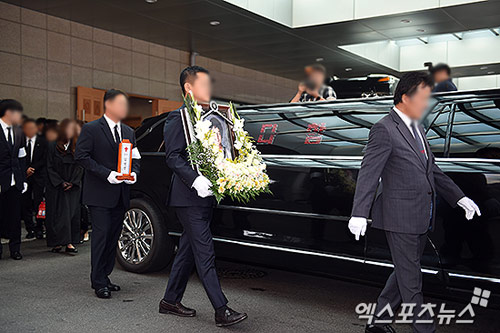 Người thân khóc nấc trong đám tang sao “Tối nay ăn gì” - 6